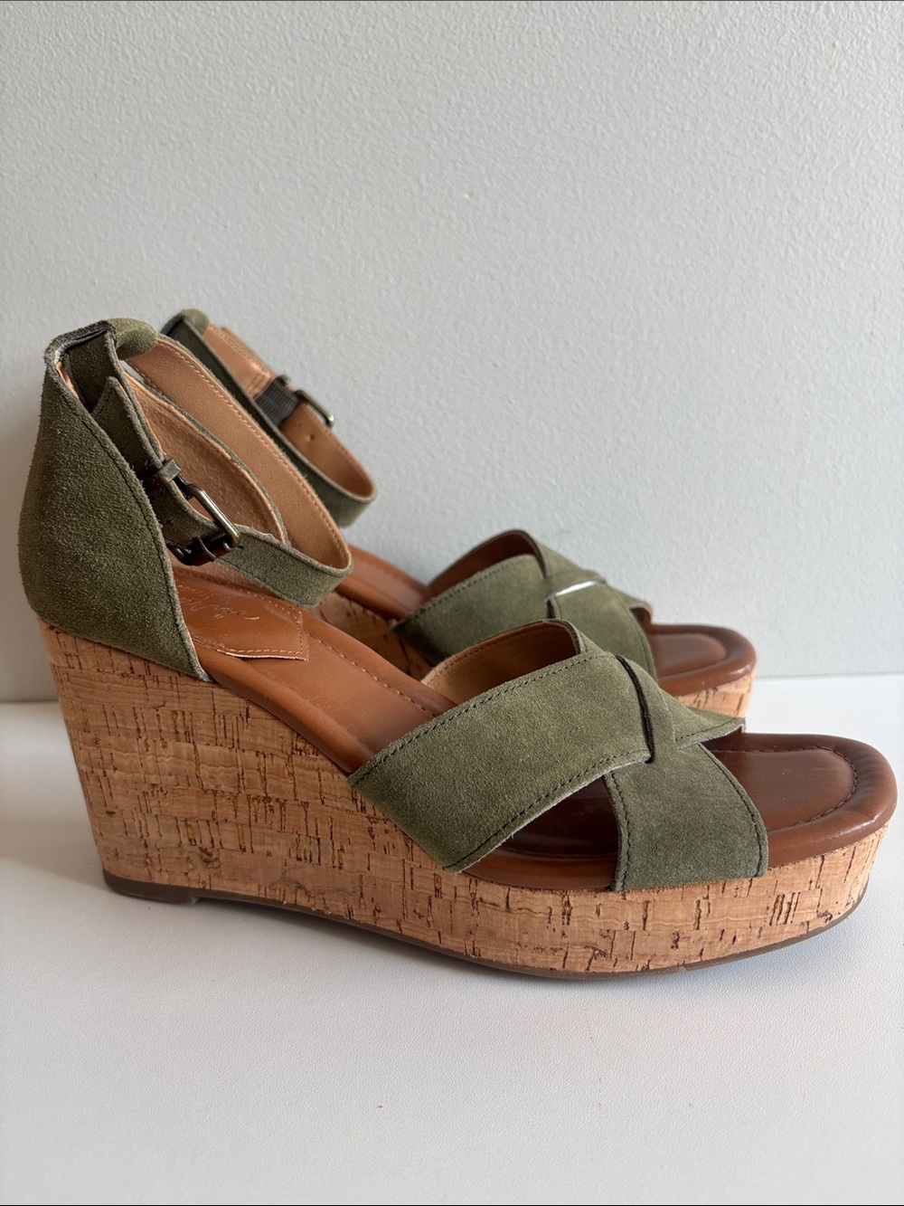 Crown Vintage Olive Green Cork Wedge Sandals Ankle Strap Size 8.5 Boho